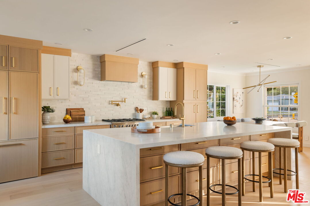 11516 Clarkson Road Los Angeles, CA 90064 - Photo 3 of 20