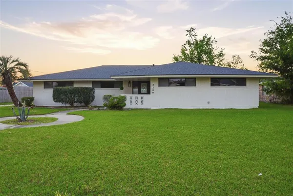 $250,000 | 2200 Barbe Court, Lake Charles, LA 70601