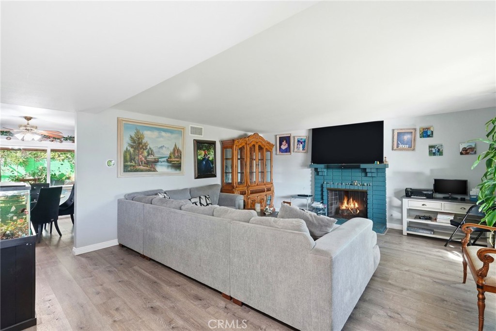 13435 Chase Street Arleta, CA 91331 - Photo 5 of 22 Living Room to Dinning