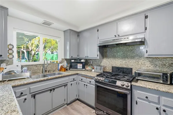 $899,900 | 13435 Chase Street, Arleta, CA 91331