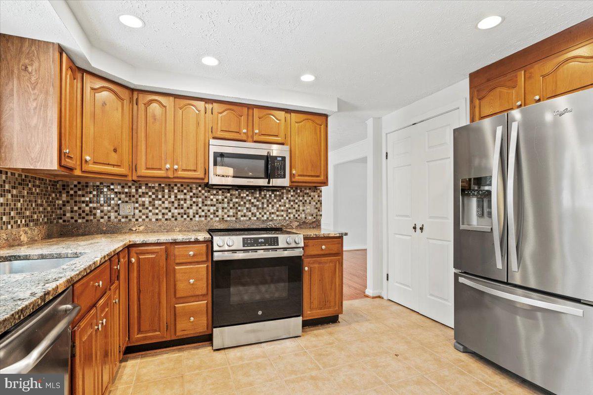 5711 Heming Avenue Springfield, VA 22151 - Photo 14 of 55