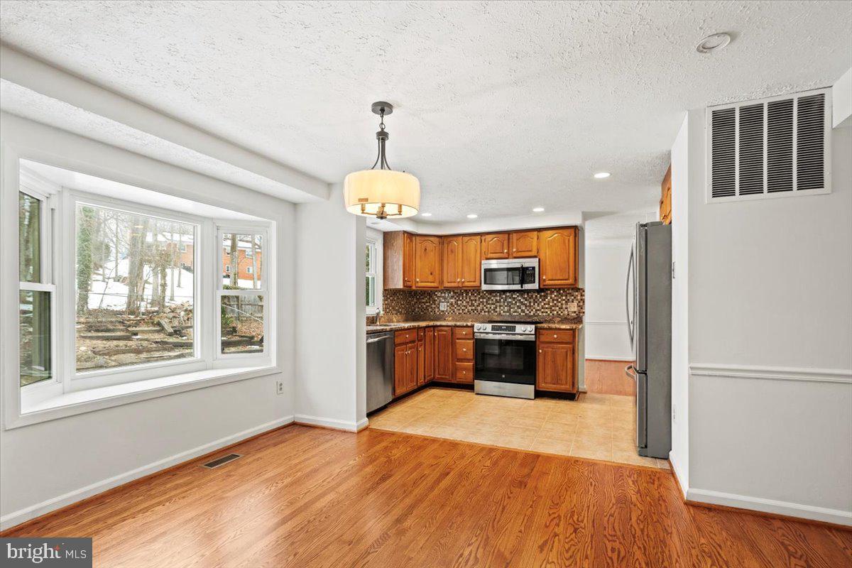 5711 Heming Avenue Springfield, VA 22151 - Photo 15 of 55