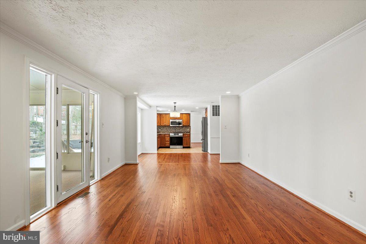 5711 Heming Avenue Springfield, VA 22151 - Photo 18 of 55