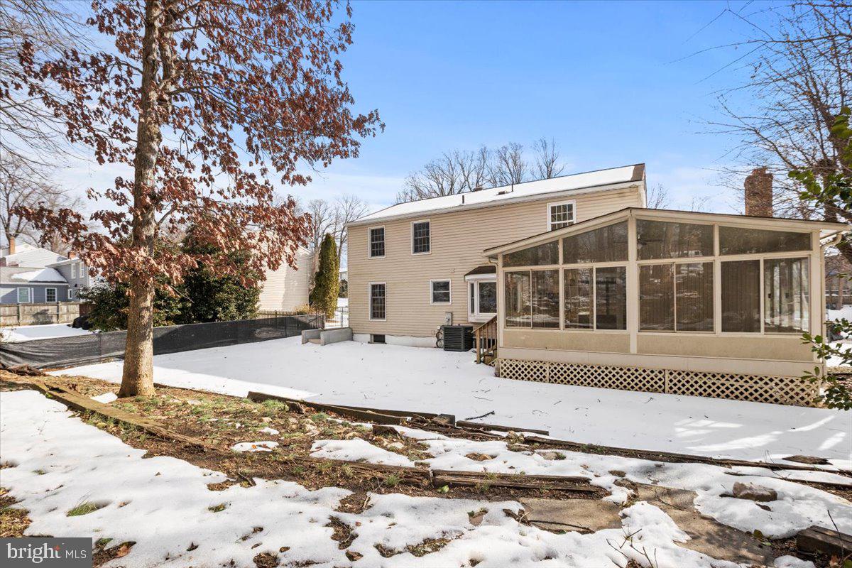 5711 Heming Avenue Springfield, VA 22151 - Photo 2 of 55