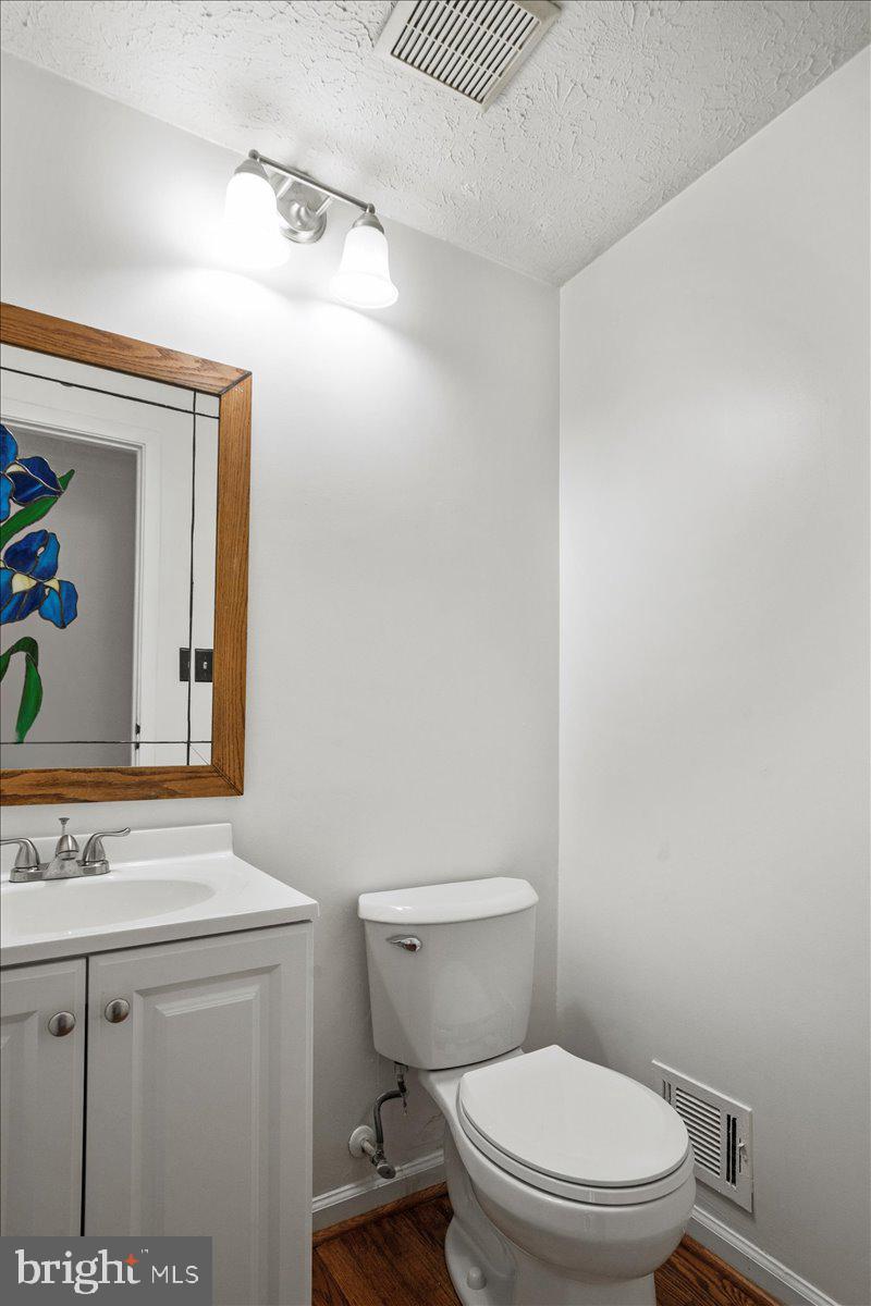 5711 Heming Avenue Springfield, VA 22151 - Photo 22 of 55