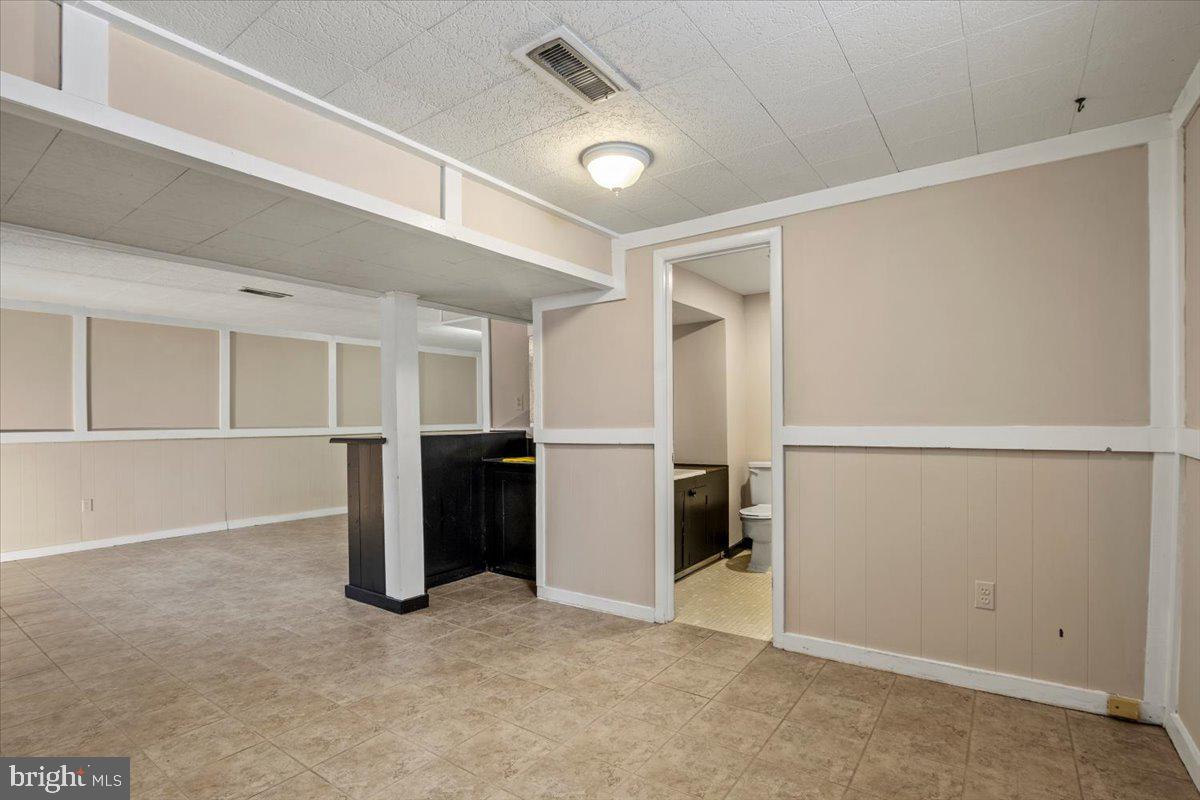 5711 Heming Avenue Springfield, VA 22151 - Photo 37 of 55