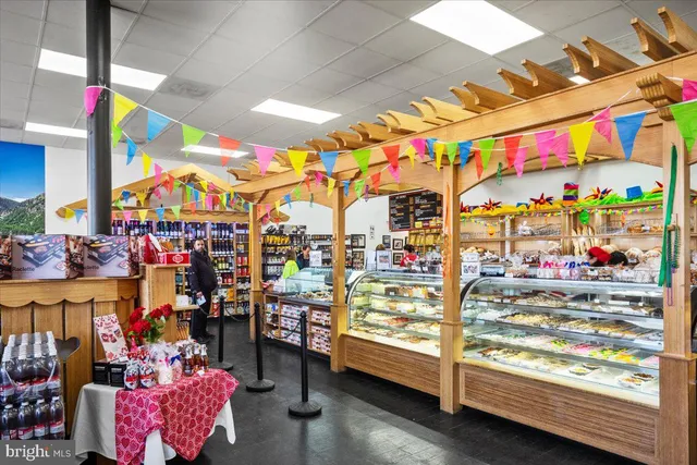 $850,000 | 5711 Heming Avenue, Springfield, VA 22151