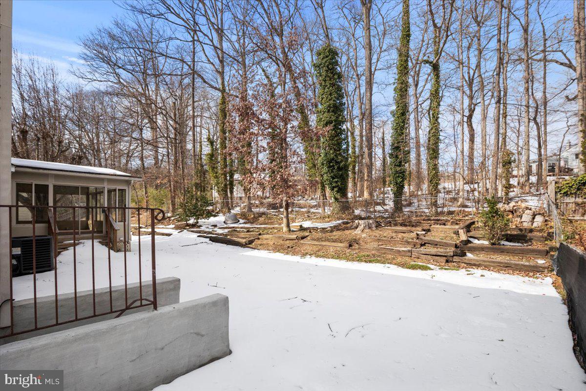 5711 Heming Avenue Springfield, VA 22151 - Photo 5 of 55