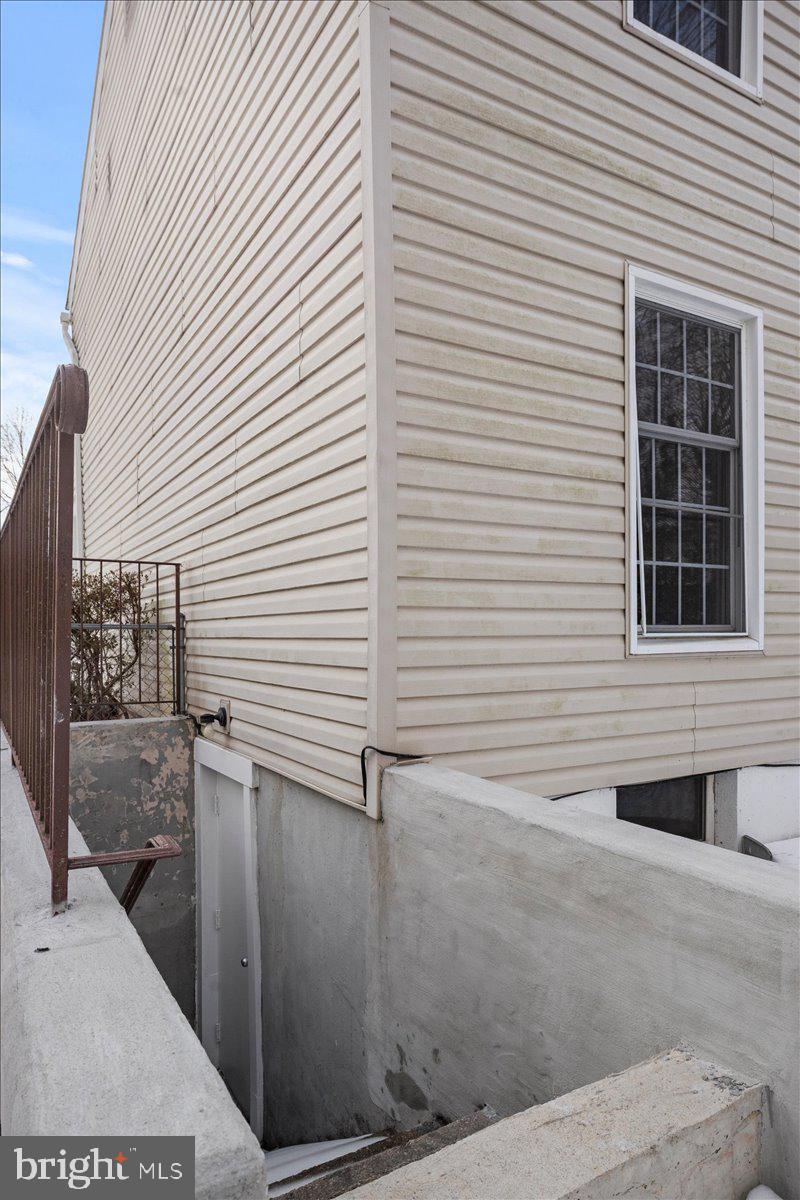 5711 Heming Avenue Springfield, VA 22151 - Photo 6 of 55