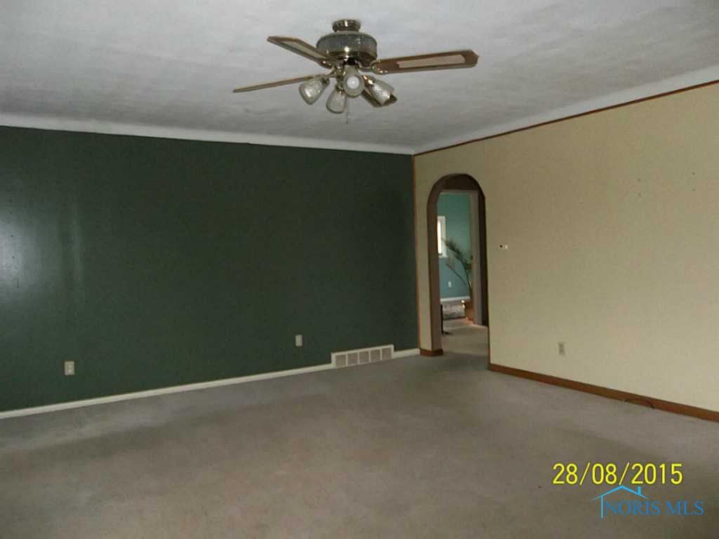 391 Carter Road Defiance, OH 43512 - Photo 3 of 9 Living Room.
