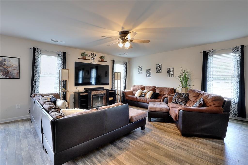 909 River Crossing Jefferson, GA 30549 - Photo 6 of 29