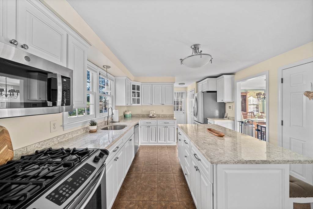 18 Franklin Hunt Road Rockland, MA 02370 - Photo 7 of 24