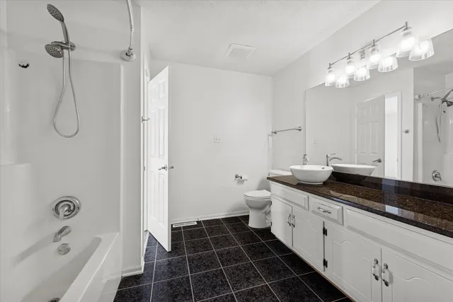 $335,000 | 1424 Phoenix Lane, Joliet, IL 60431