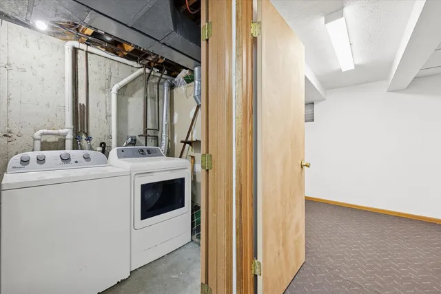 $335,000 | 1424 Phoenix Lane, Joliet, IL 60431