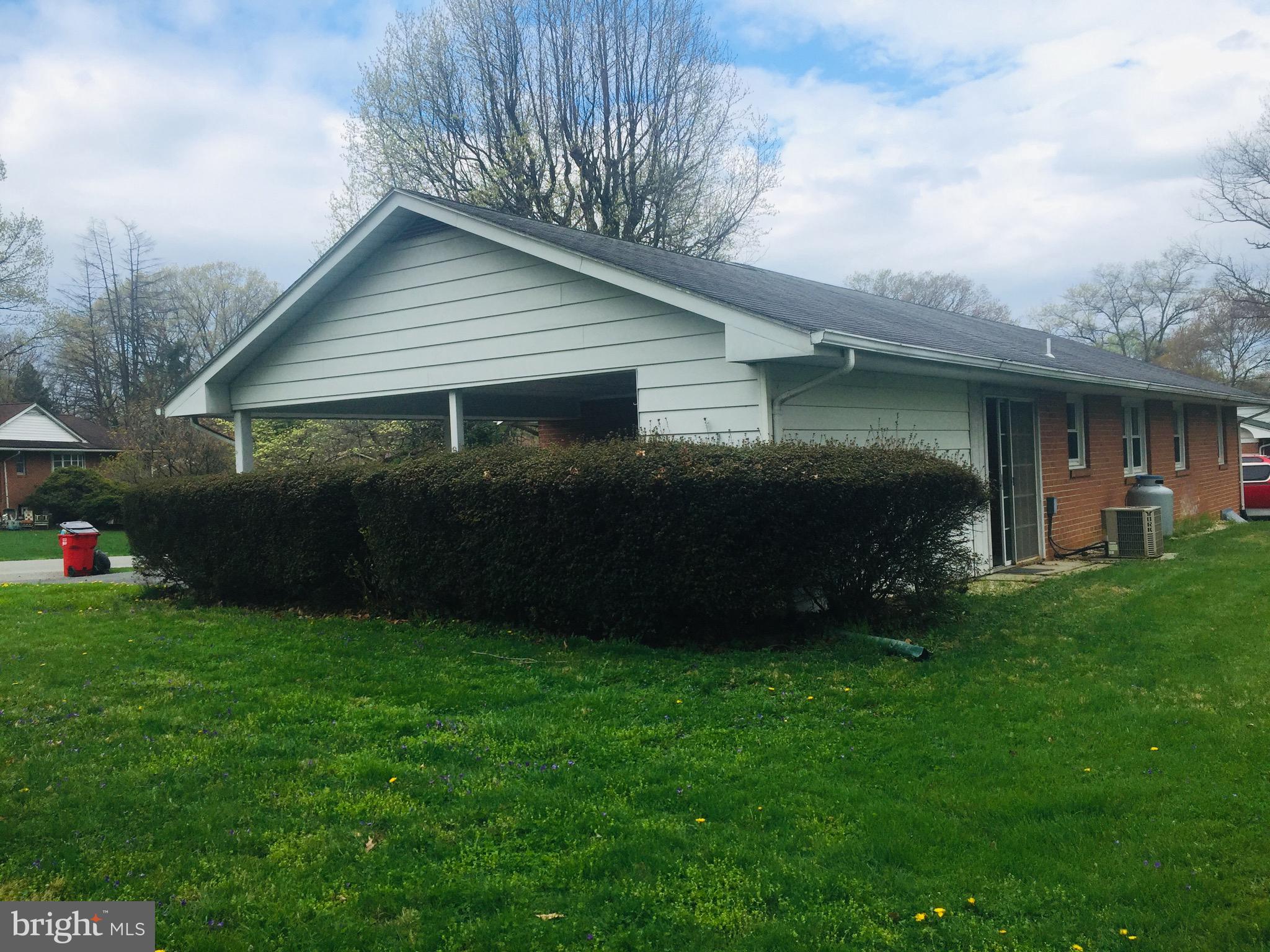 17824 Pin Oak Road Hagerstown, MD 21740 - Photo 2 of 27 Gallery Image 2