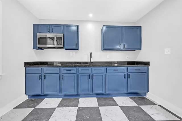 $900 | 2245 Monroe Avenue, Memphis, TN 38104