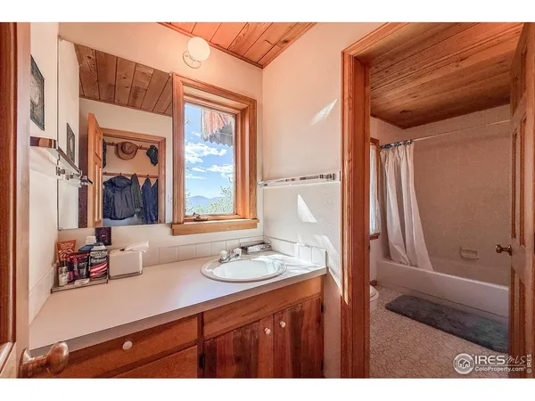 $2,500,000 | 18673 Highway 7, Lyons, CO 80540