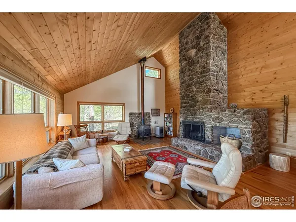 $2,500,000 | 18673 Highway 7, Lyons, CO 80540