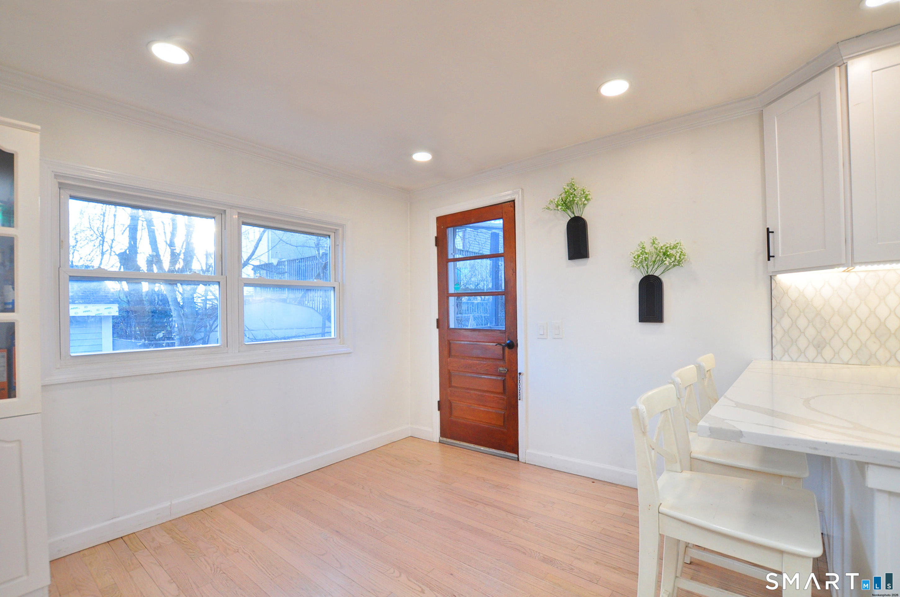 207 Hillcrest Road Bridgeport, CT 06606 - Photo 17 of 35