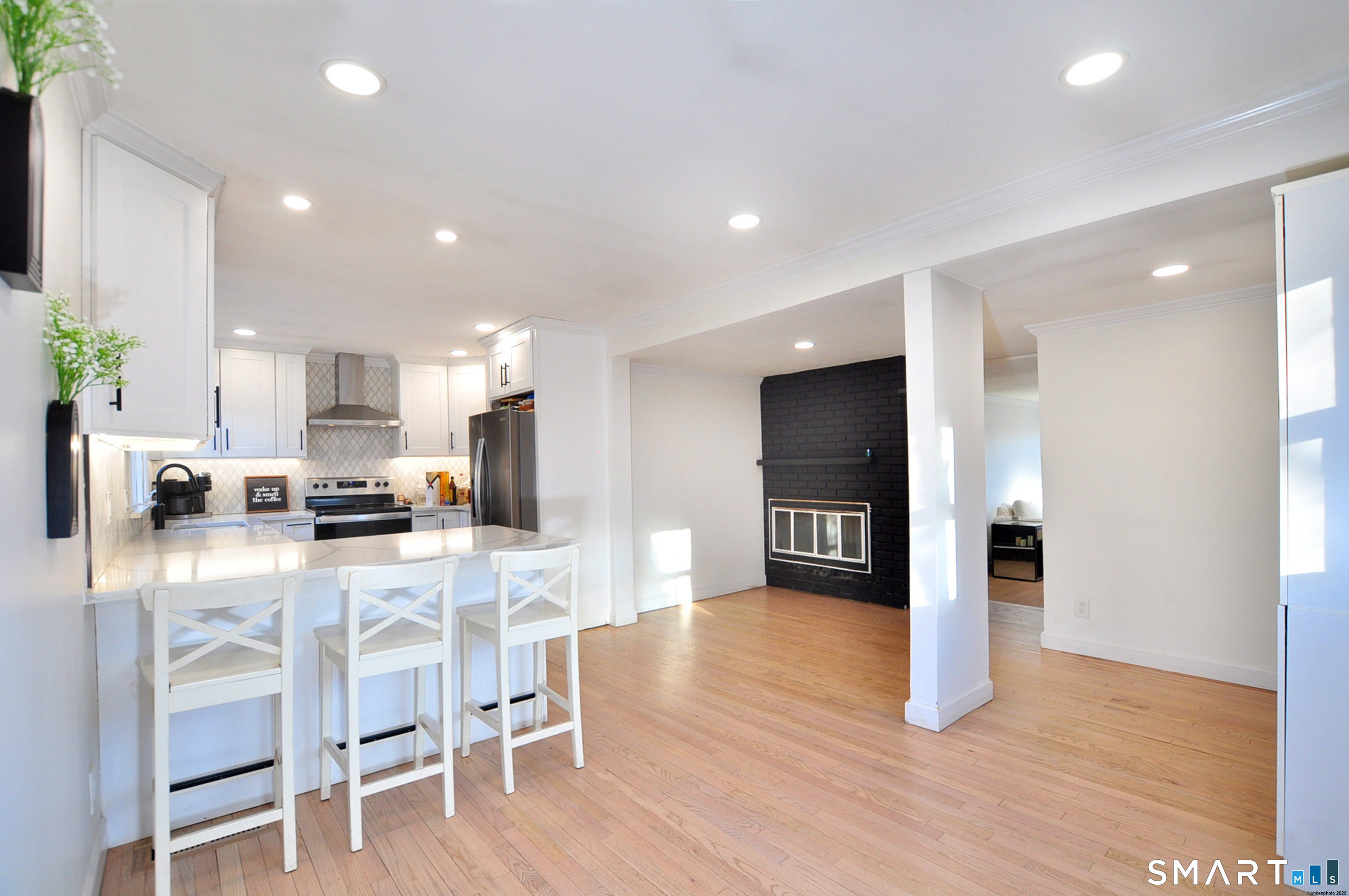 207 Hillcrest Road Bridgeport, CT 06606 - Photo 19 of 35