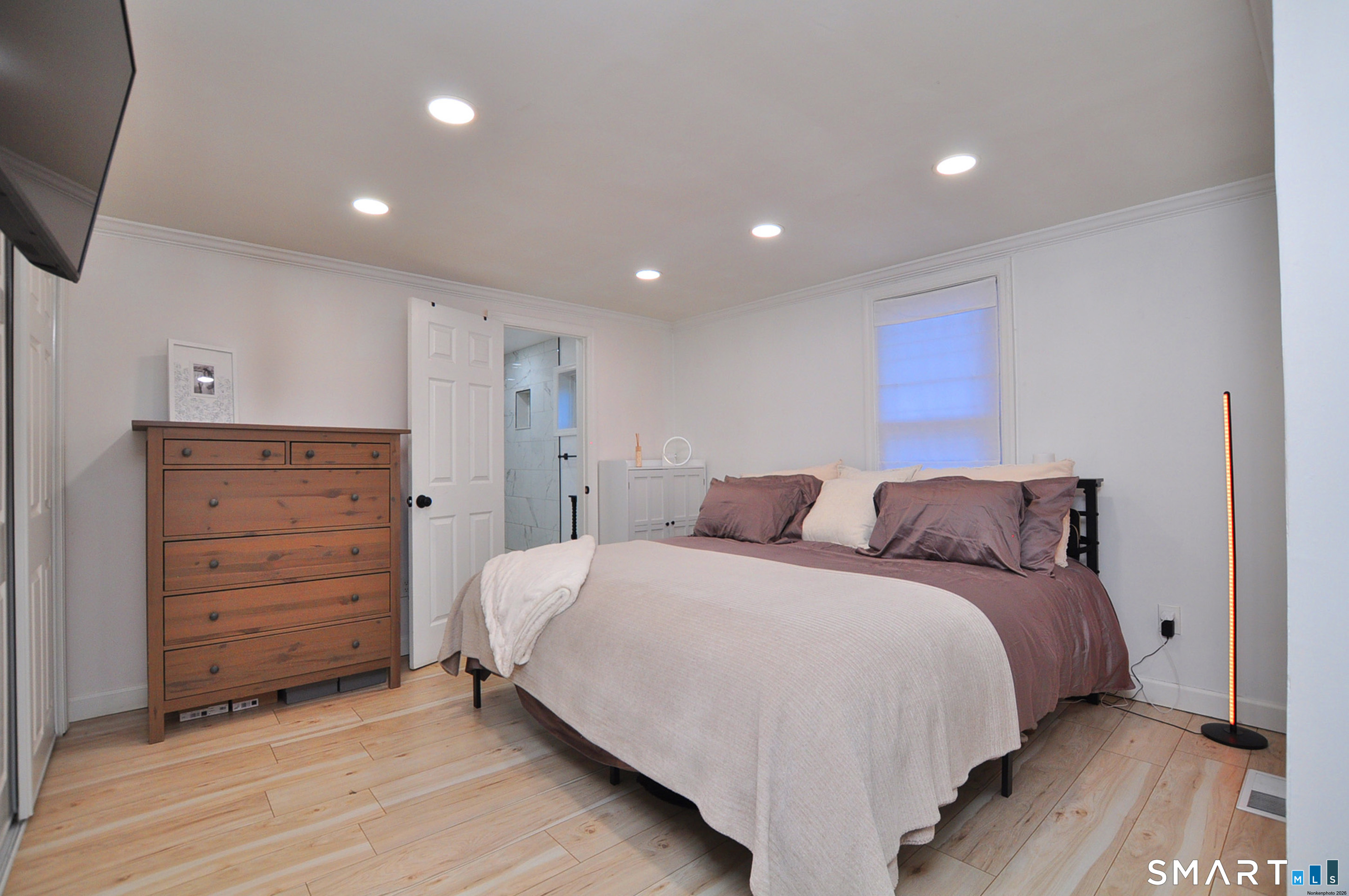 207 Hillcrest Road Bridgeport, CT 06606 - Photo 21 of 35