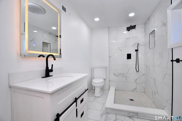 $389,000 | 207 Hillcrest Road, Bridgeport, CT 06606