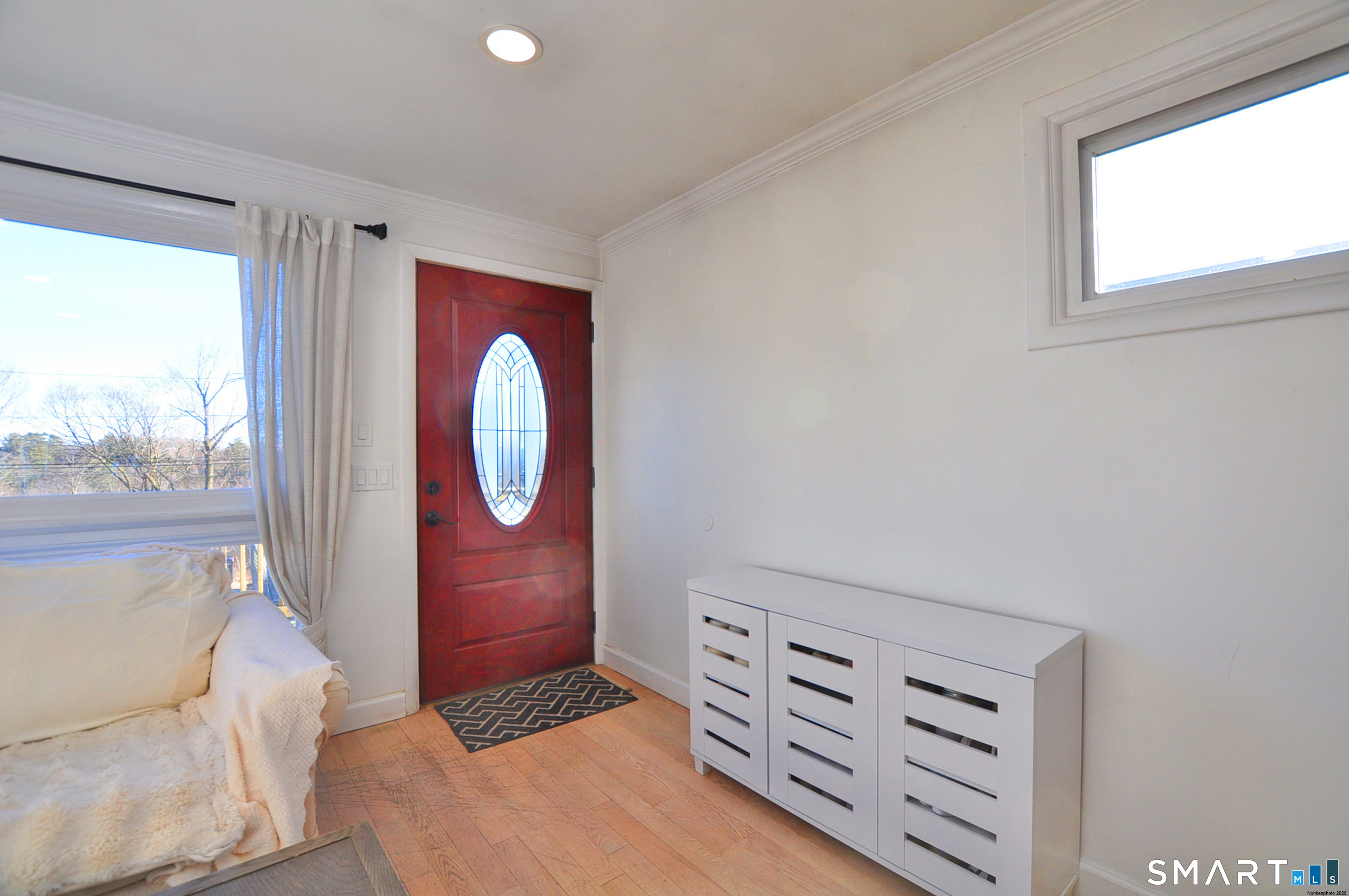 207 Hillcrest Road Bridgeport, CT 06606 - Photo 5 of 35