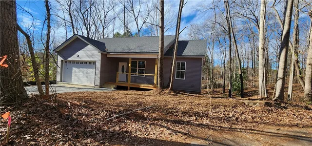 $325,000 | 221 Cub Cove Drive, Walhalla, SC 29691
