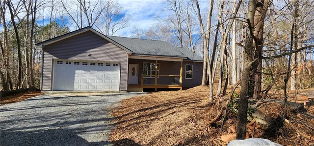 $325,000 | 221 Cub Cove Drive, Walhalla, SC 29691