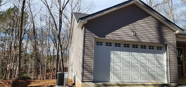 $325,000 | 221 Cub Cove Drive, Walhalla, SC 29691