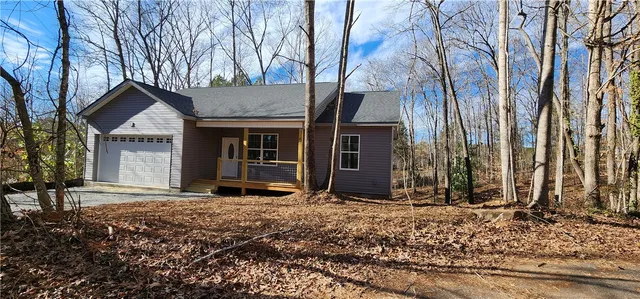 $325,000 | 221 Cub Cove Drive, Walhalla, SC 29691