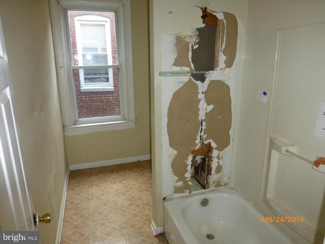 3918 Reisterstown Road Baltimore, MD 21215 - Photo 13 of 15 Bath