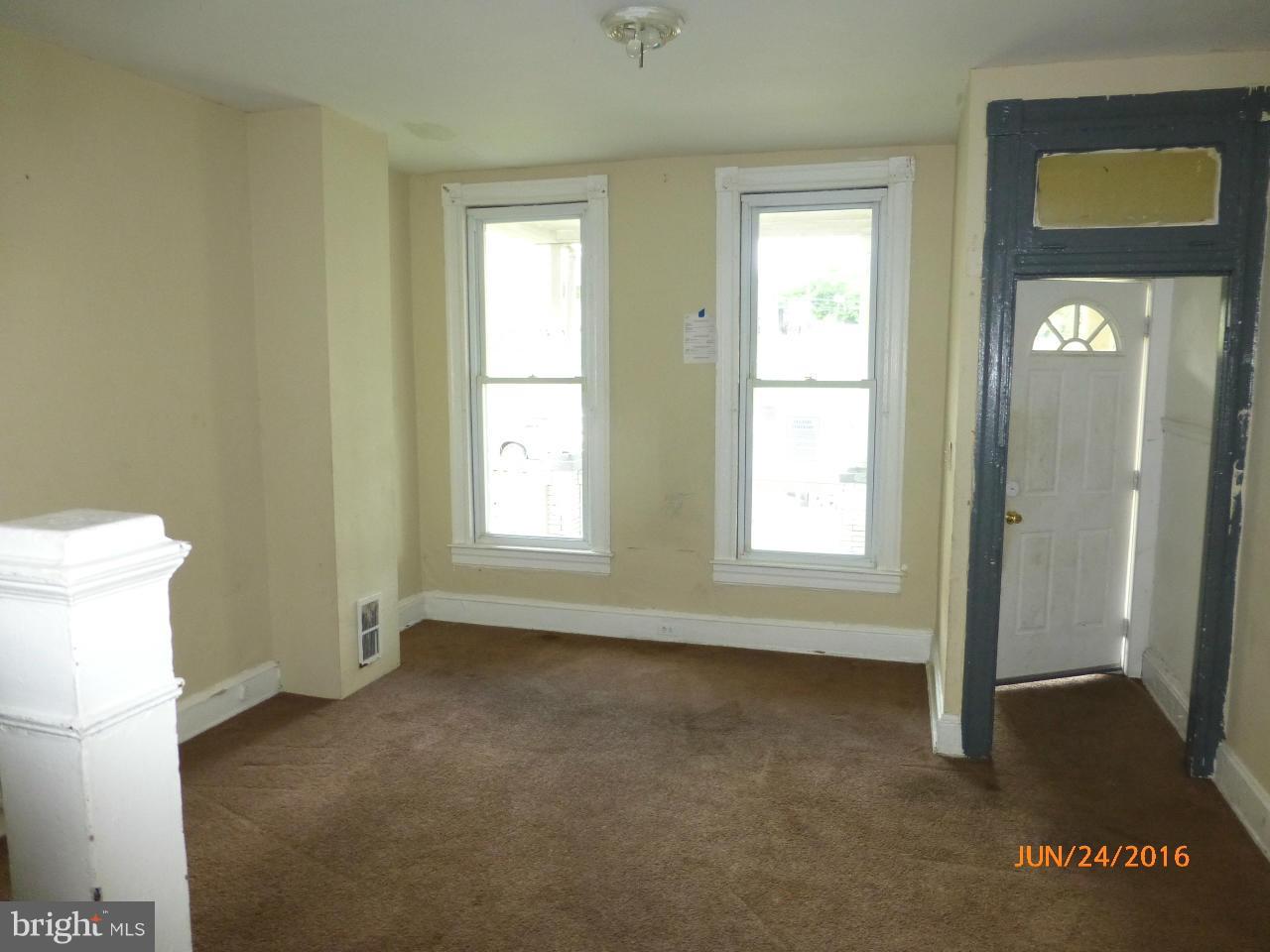 3918 Reisterstown Road Baltimore, MD 21215 - Photo 5 of 15 Living Room