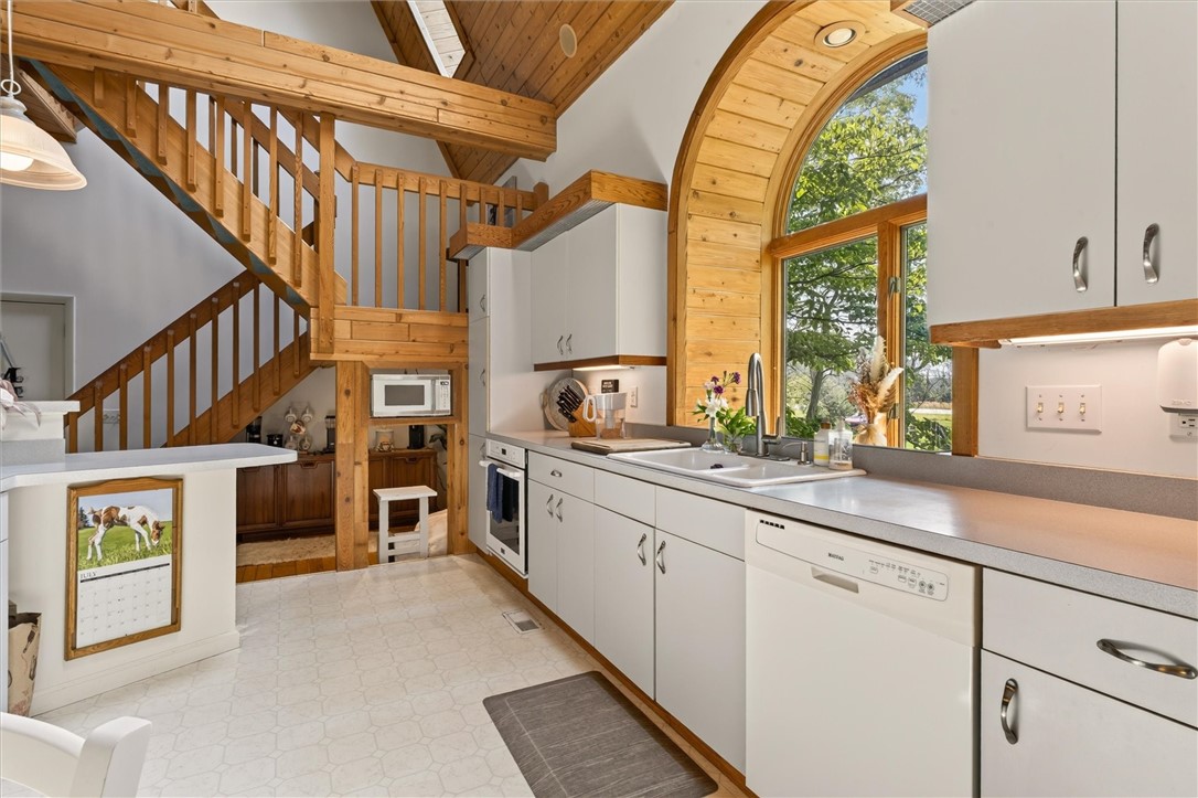 1880 Lake Road Webster, NY 14580 - Photo 35 of 49
