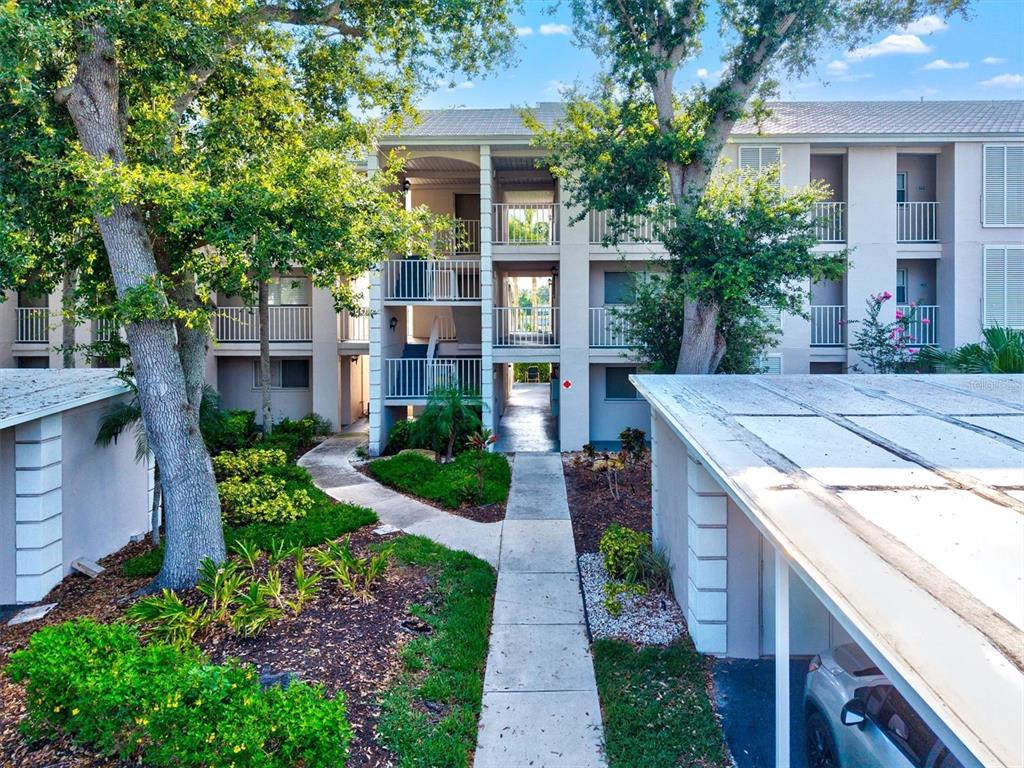 437 Cerromar Lane, Unit 424 Venice, FL 34293 - Photo 43 of 96