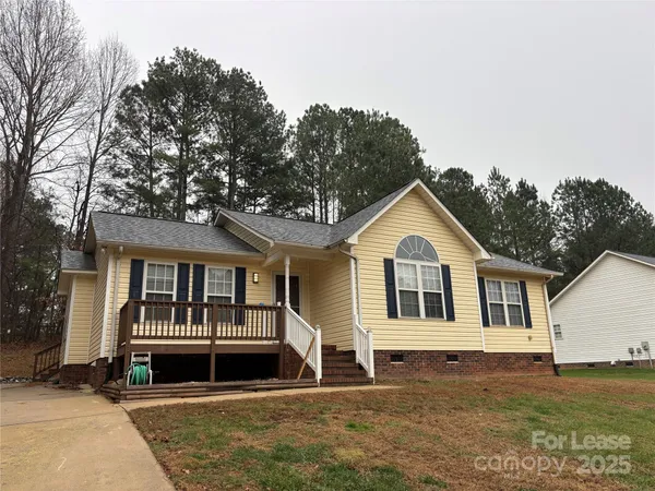 $1,850 | 3413 Mooring Place, Sherrills Ford, NC 28673