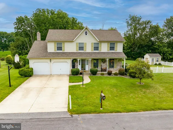 $559,900 | 410 East Mayfield Circle, Bethlehem, PA 18020