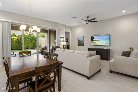 $925,000 | 6610 East Marisa Lane, Phoenix, AZ 85054