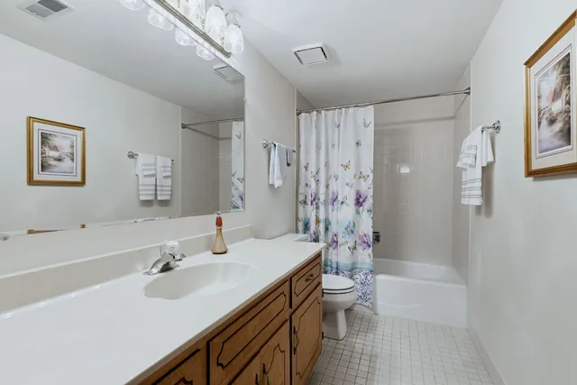 $245,000 | 15713 Old Orchard Court, Unit 1N, Orland Park, IL 60462