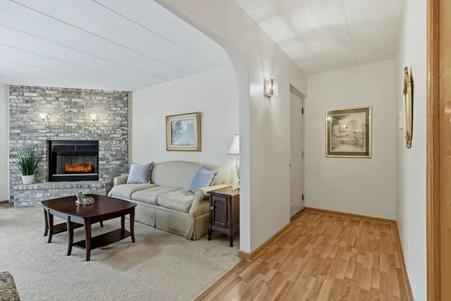 $245,000 | 15713 Old Orchard Court, Unit 1N, Orland Park, IL 60462