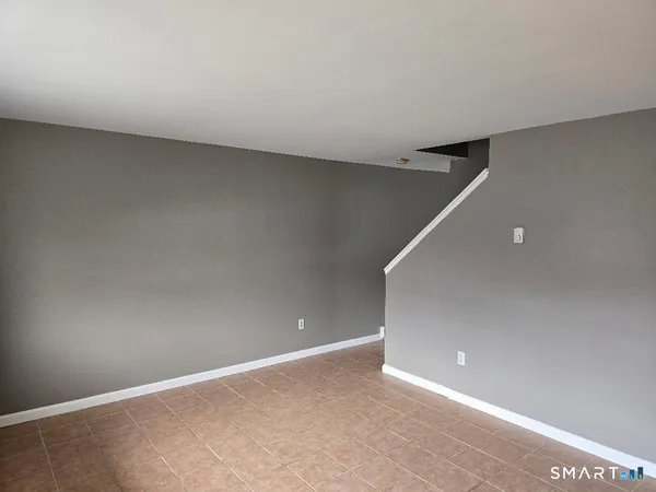 $1,500 | 1448 Meriden Road, Unit 3, Waterbury, CT 06705