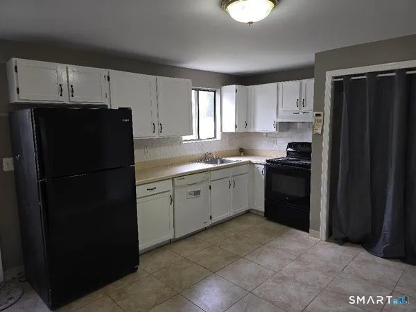 $1,500 | 1448 Meriden Road, Unit 3, Waterbury, CT 06705