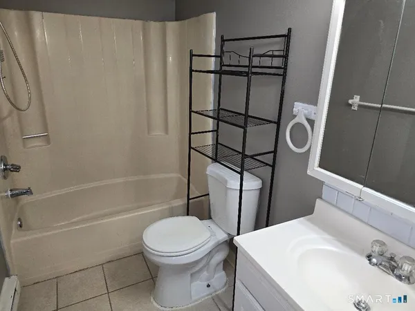 $1,500 | 1448 Meriden Road, Unit 3, Waterbury, CT 06705