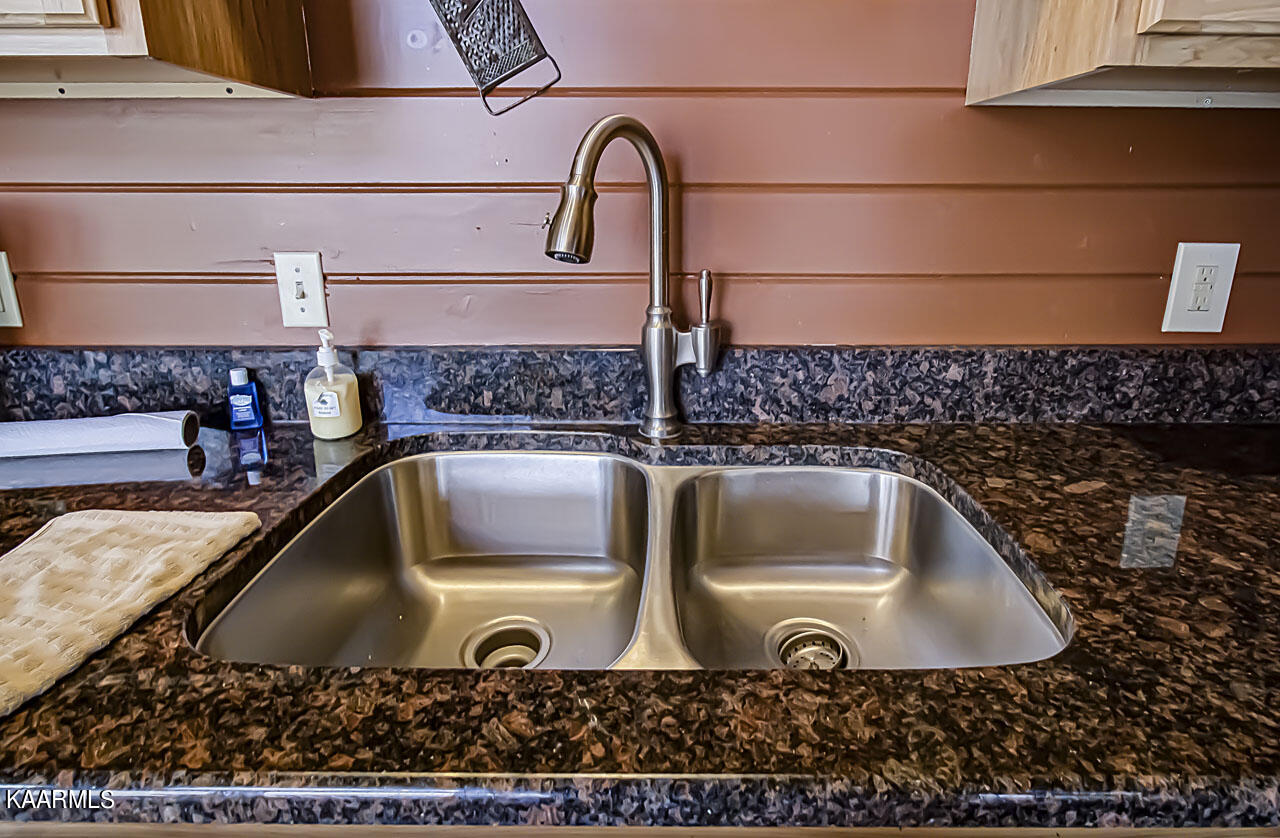 1112 Mathis Hollow Road Gatlinburg, TN 37738 - Photo 17 of 38 IMG_8664LR