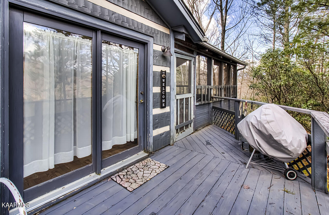 1112 Mathis Hollow Road Gatlinburg, TN 37738 - Photo 6 of 38 IMG_8619LR