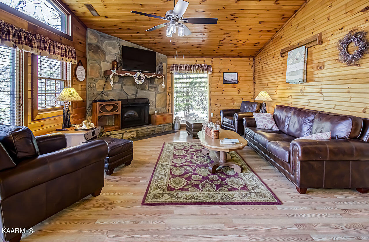 1112 Mathis Hollow Road Gatlinburg, TN 37738 - Photo 8 of 38 IMG_8637LR