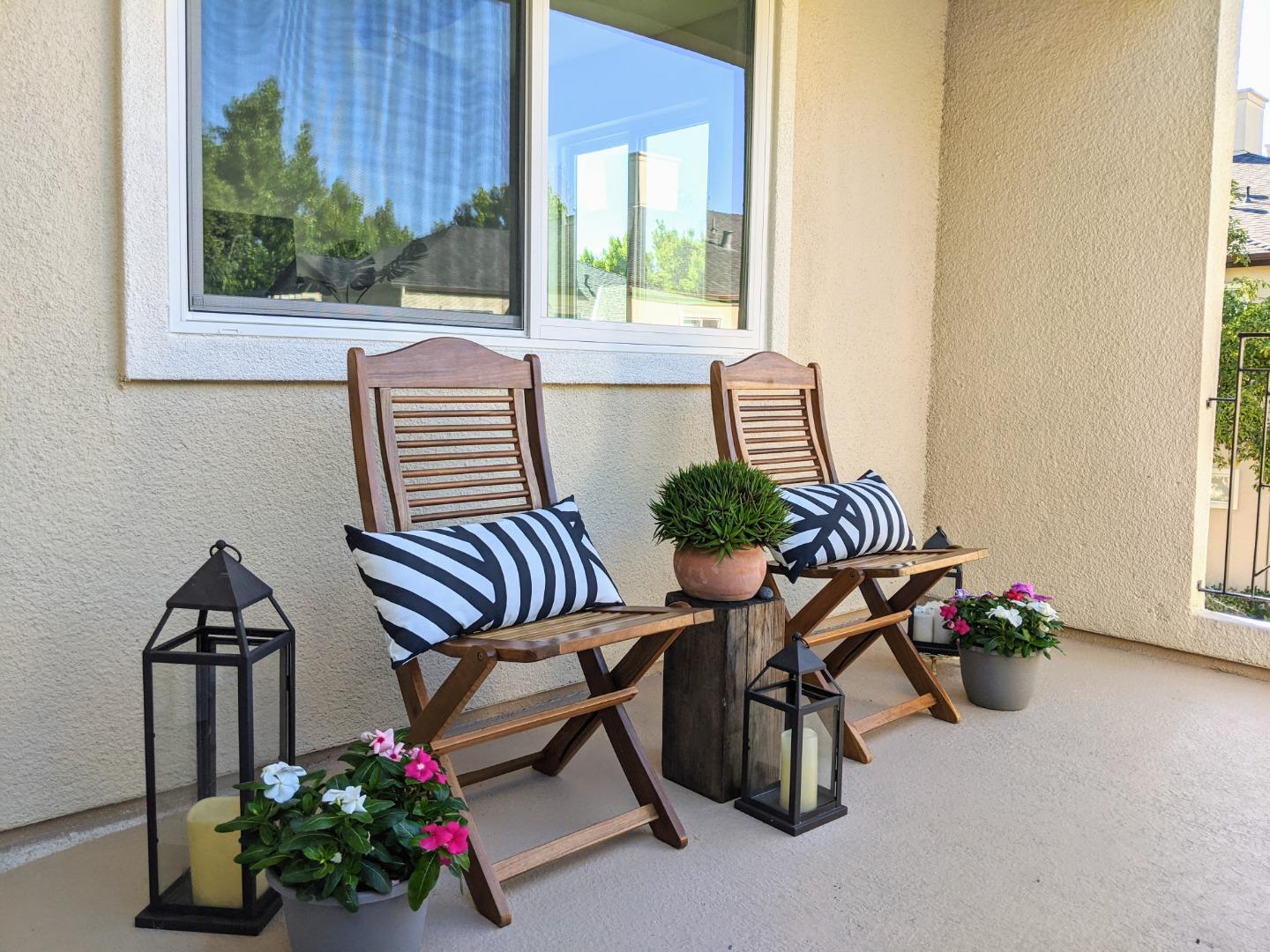 666 Encore Way San Jose, CA 95134 - Photo 32 of 41 a dining room with furniture and natural light