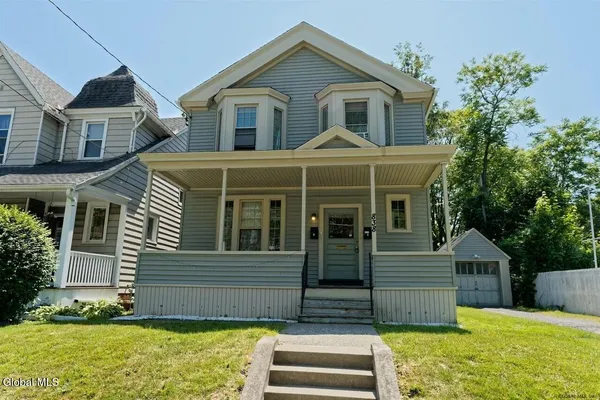 $1,525 | 838 Lancaster Street, Unit 2, Albany, NY 12203