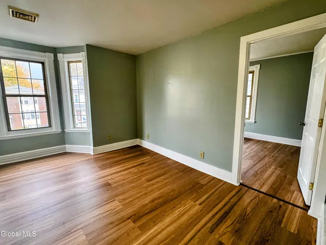 $1,575 | 838 Lancaster Street, Unit 2, Albany, NY 12203