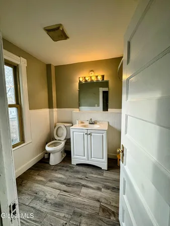 $1,525 | 838 Lancaster Street, Unit 2, Albany, NY 12203